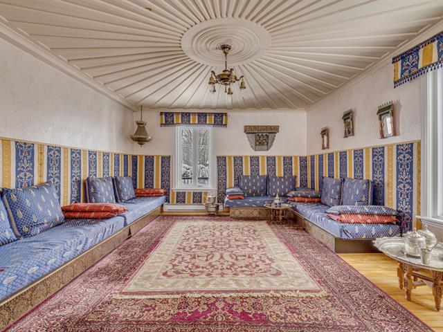 Salon