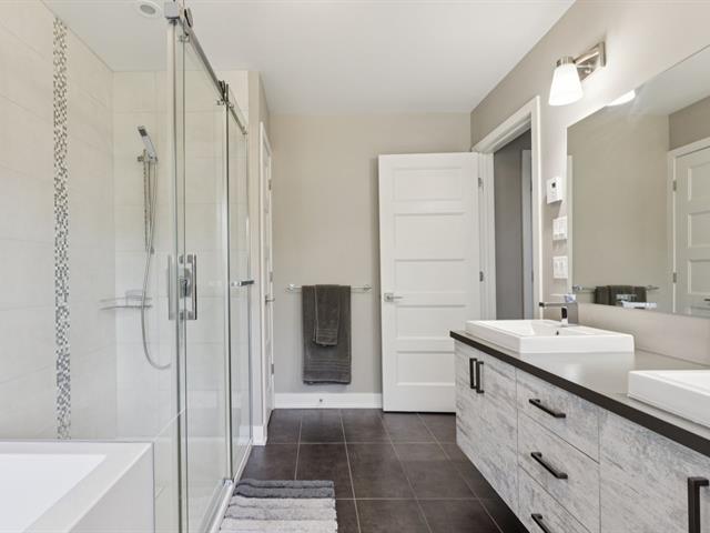 Ensuite bathroom