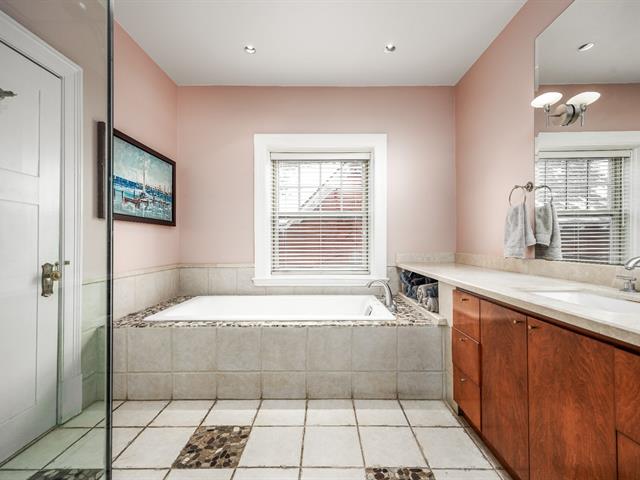 Salle de bains attenante à la CCP