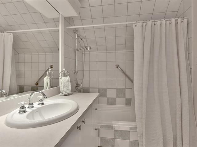 Salle de bains attenante à la CCP