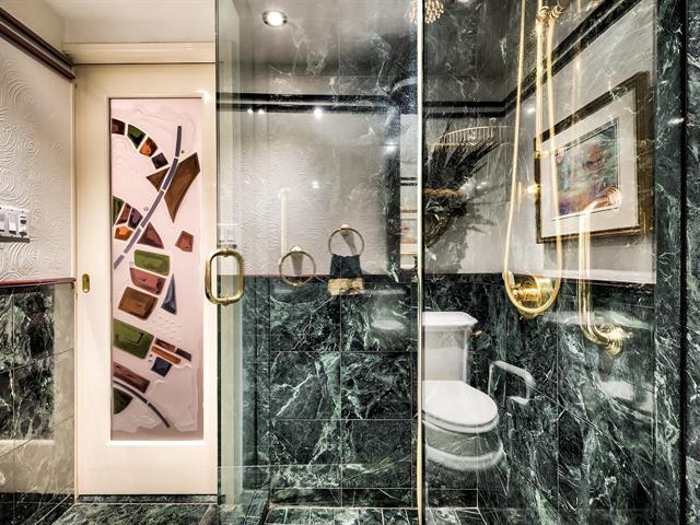 Salle de bains attenante à la CCP