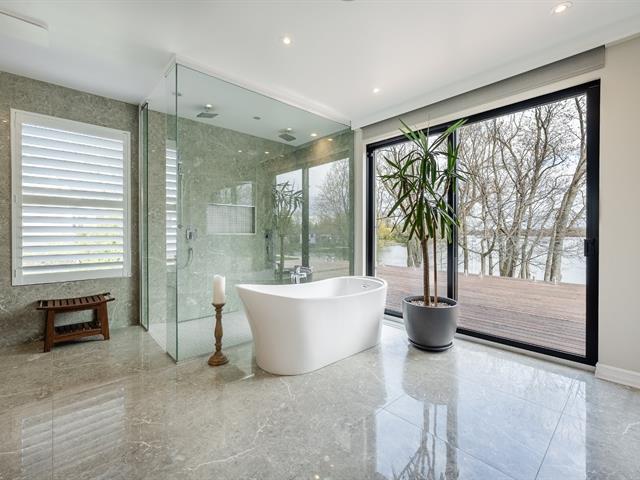 Salle de bains attenante à la CCP