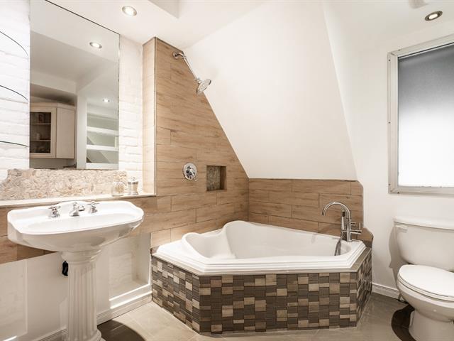 Salle de bains attenante à la CCP