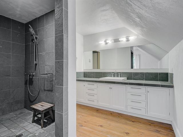 Salle de bains attenante à la CCP