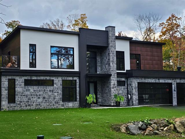 Maison à étages à vendre, Magog