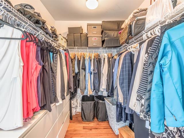 Walk-in closet