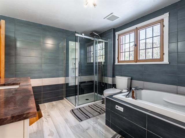 Salle de bains attenante à la CCP
