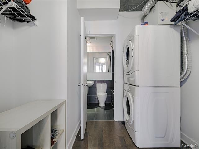 Walk-in closet