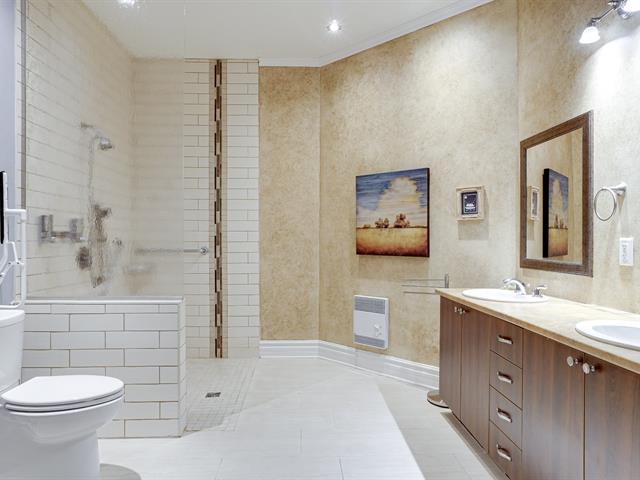 Ensuite bathroom