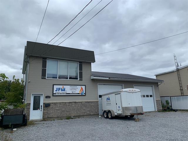 Bâtisse commerciale/Bureau à vendre Saint-Hyacinthe