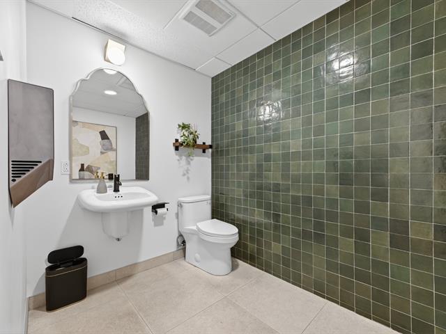 Location d'espace commercial/Bureau à louer, Kirkland