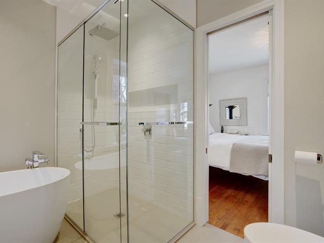 Ensuite bathroom