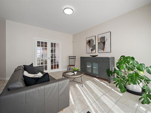 Two or more storey for sale, Montréal (Saint-Laurent)