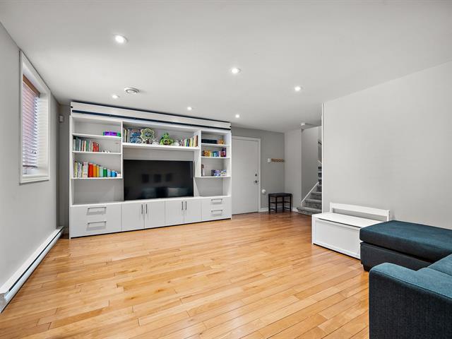 Two or more storey for sale, Montréal (Saint-Laurent)