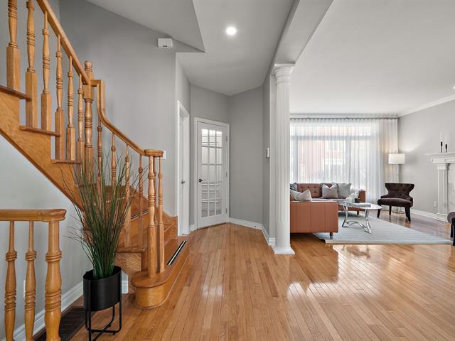Two or more storey for sale, Montréal (Saint-Laurent)
