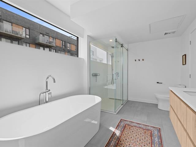 Ensuite bathroom