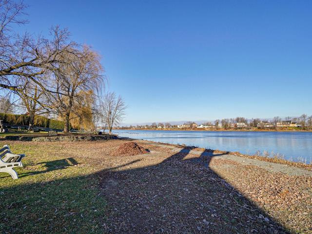 Vue sur l'eau