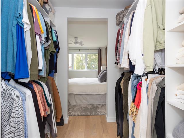 Walk-in closet