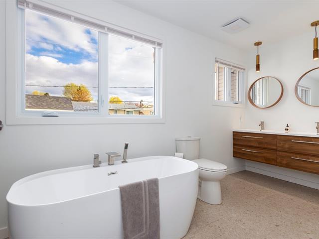 Ensuite bathroom