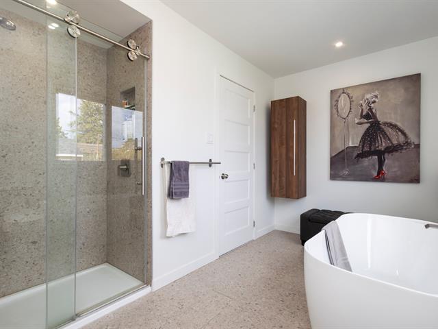 Ensuite bathroom