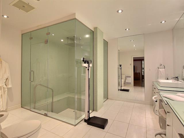 Ensuite bathroom