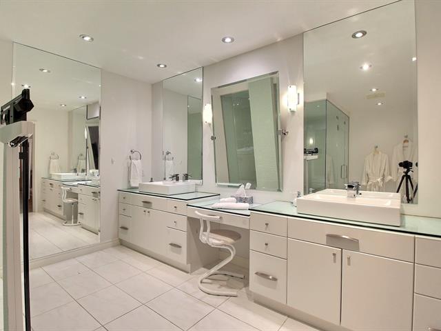Ensuite bathroom