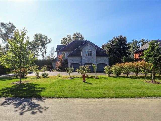 Maison à étages à vendre, Laval (Laval-sur-le-Lac)