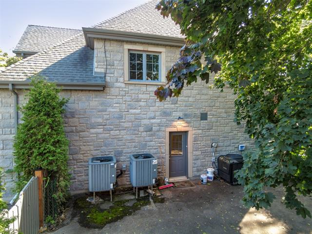 Maison à étages à vendre, Laval (Laval-sur-le-Lac)