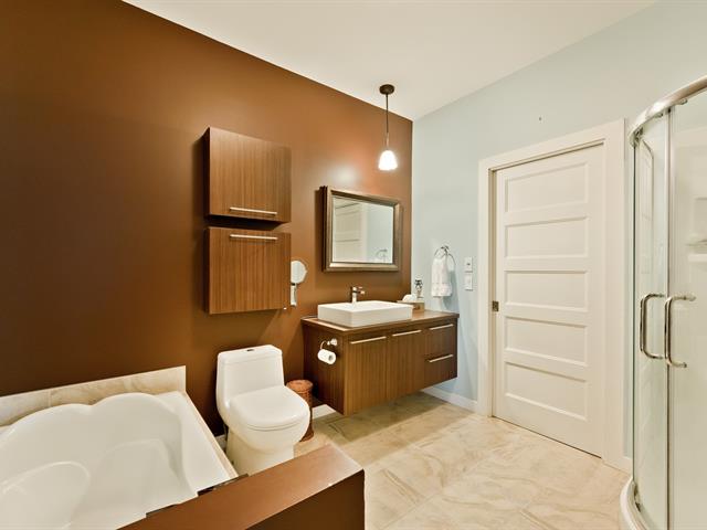 Ensuite bathroom