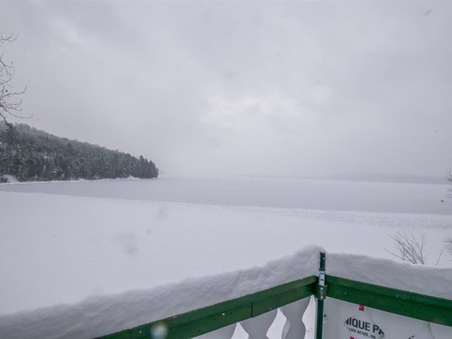 Vue sur l'eau