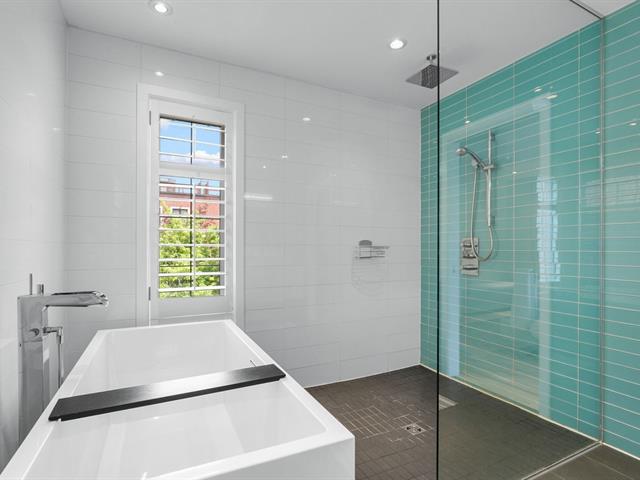 Salle de bains attenante à la CCP