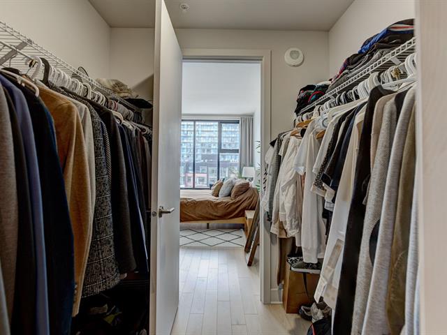 Walk-in closet