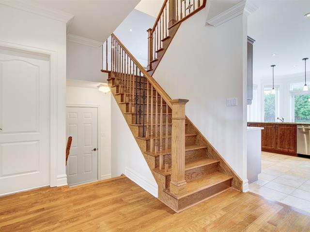 Two or more storey sold, Candiac