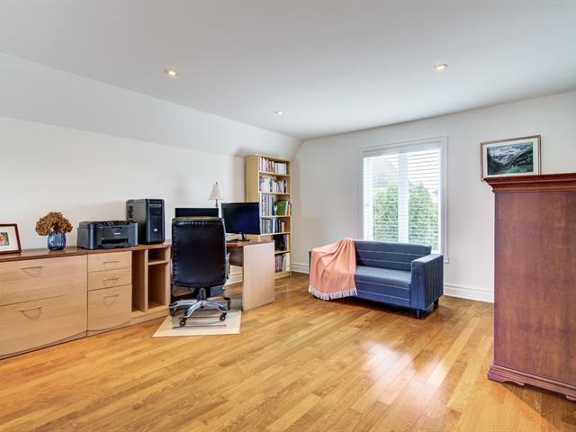 Two or more storey sold, Candiac