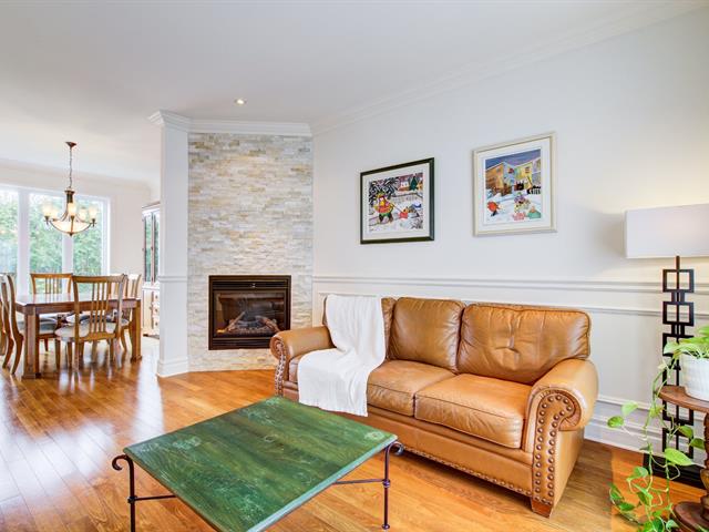 Two or more storey sold, Candiac