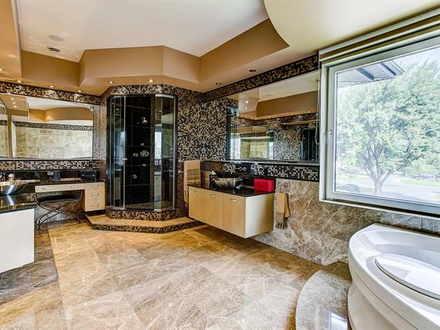 Ensuite bathroom