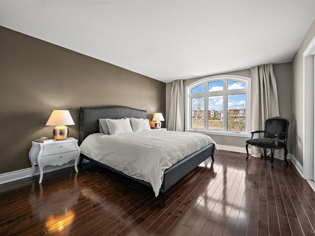 Maison à étages à vendre, Montréal (Saint-Laurent)