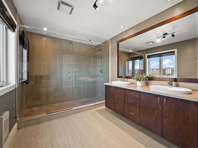 Maison à étages à vendre, Montréal (Saint-Laurent)