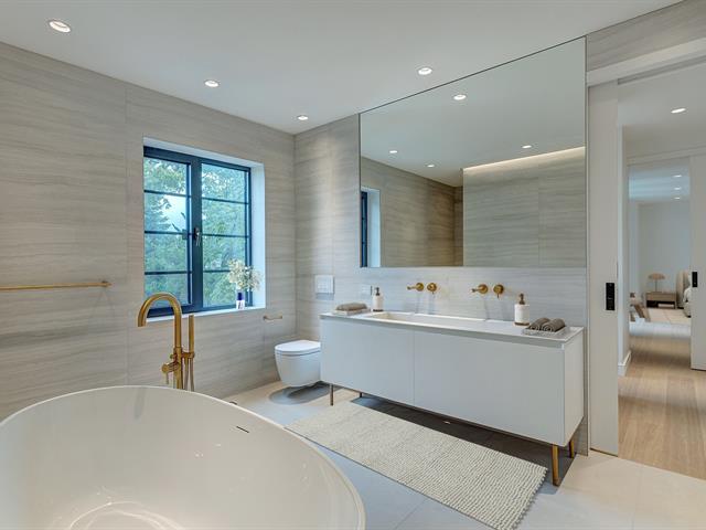 Ensuite bathroom