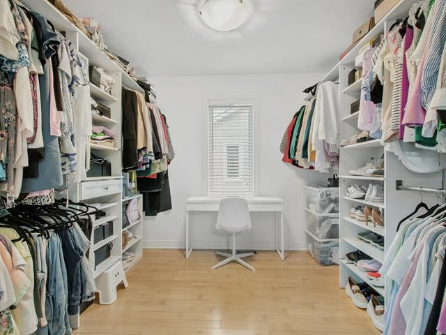 Walk-in closet