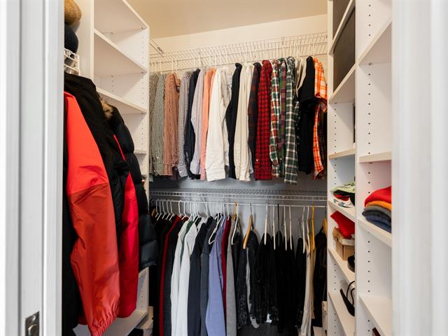 Walk-in closet