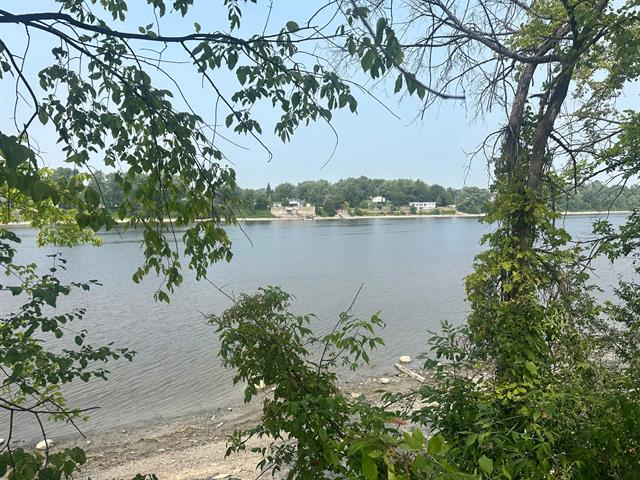 Vue sur l'eau