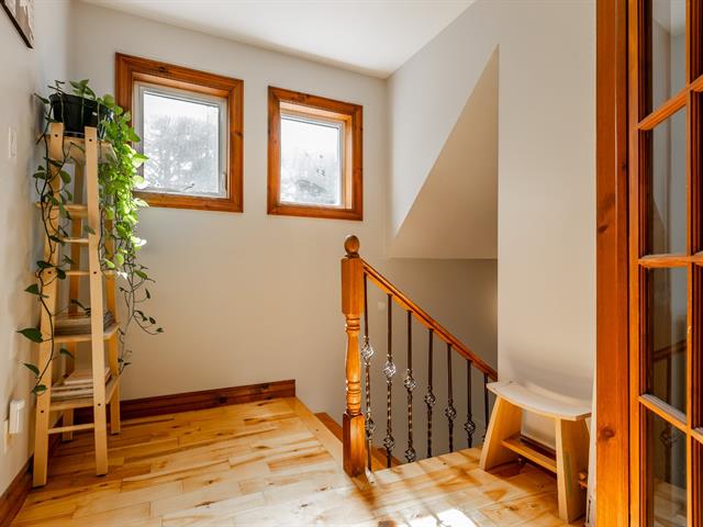 Maison à étages vendu, Saint-Colomban