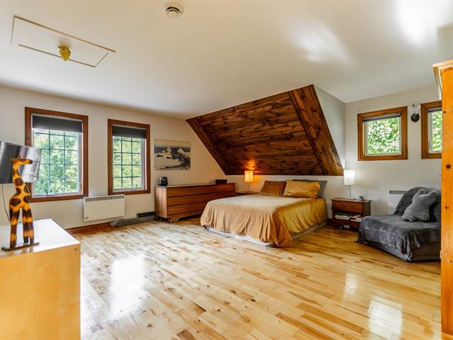 Maison à étages vendu, Saint-Colomban