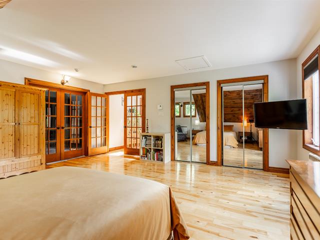 Maison à étages vendu, Saint-Colomban