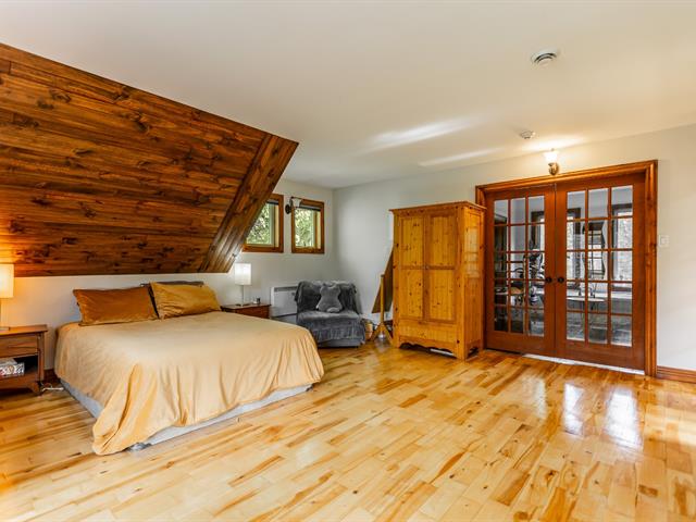 Maison à étages vendu, Saint-Colomban