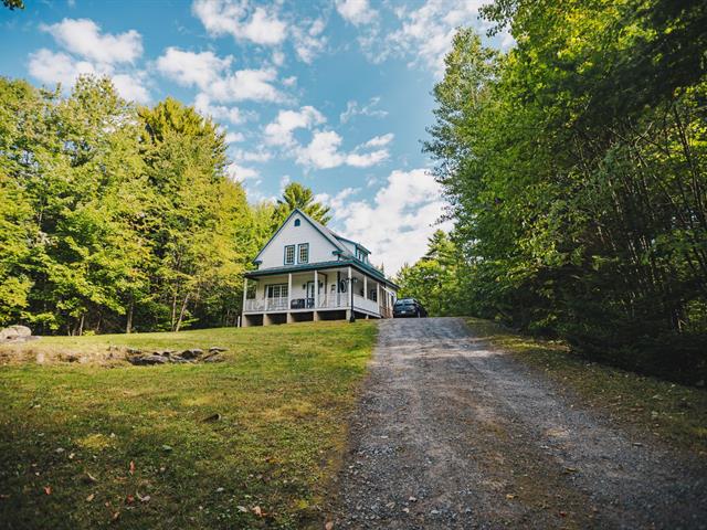 Maison à étages vendu, Saint-Colomban