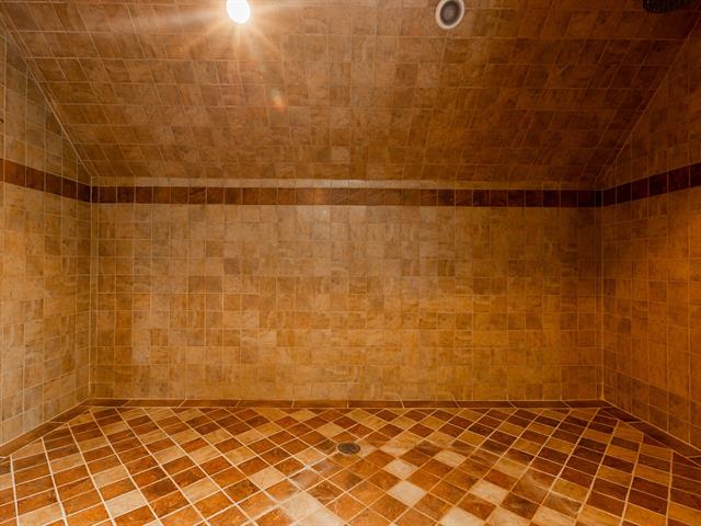 Maison à étages vendu, Saint-Colomban