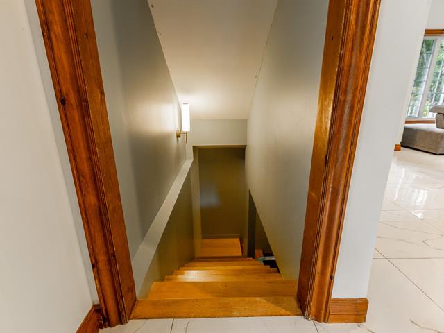 Maison à étages vendu, Saint-Colomban