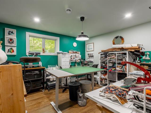 Maison à étages vendu, Saint-Colomban